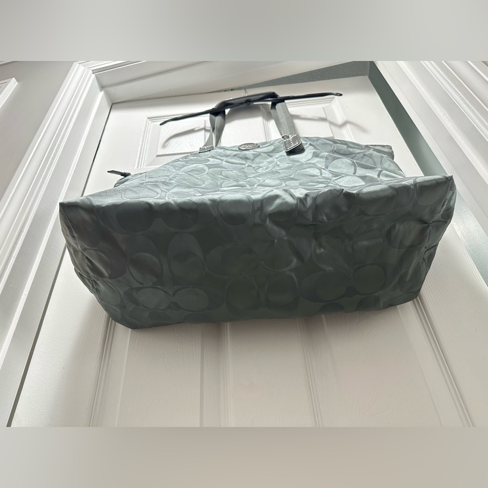 Coach Getaway Weekender Gray Signature Nylon Tote - Picture 5 of 8